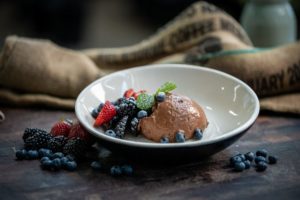 5059 Chocolate Mouse with Berries - HEADER
