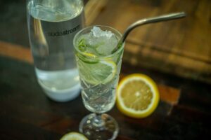 SS10 Gin and Tarragon Lemonade5 - HEADER